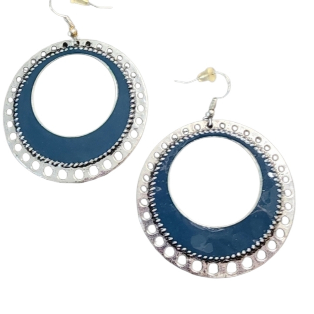 π₯4 For $20π₯Blue and Silvertone Dangle Earrings